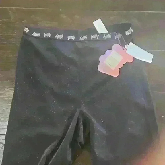 yitty spotlight leggings in size large - Picture 4 of 4